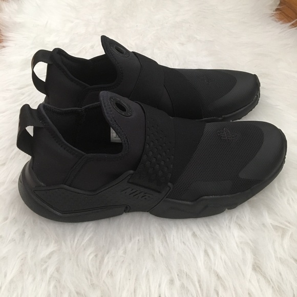 NEW Nike Huarache Extreme Triple Black Sneakers - Picture 4 of 7